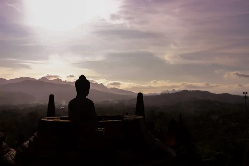 Buddha Borobudur Sunrise - Paket Heritage Tour Jogja