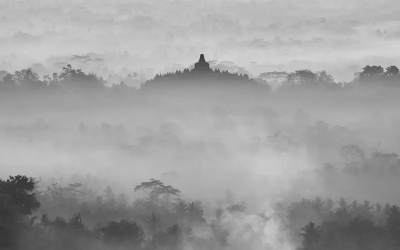 Borobudur Berkabut - Heritage Grand Tour Jogja